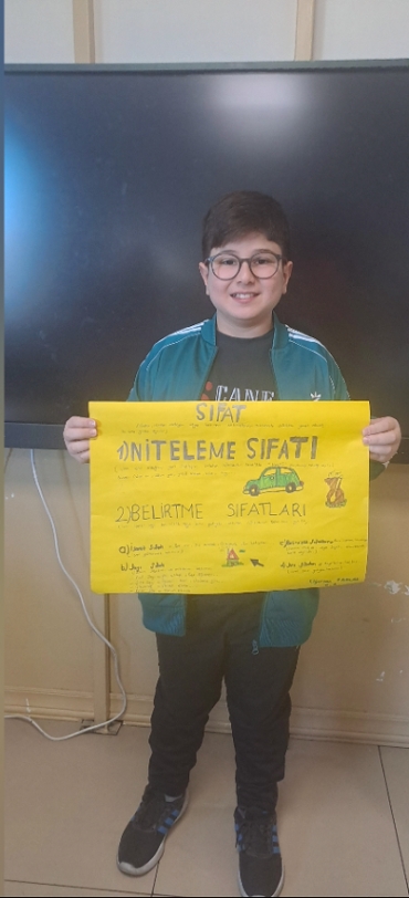 5/B sınıfı öğrencileri sözcük türlerinden "sıfatlar " konusunu eğlenceli sunumları ile daha etkili ve eğlenceli bir şekilde öğrendiler.