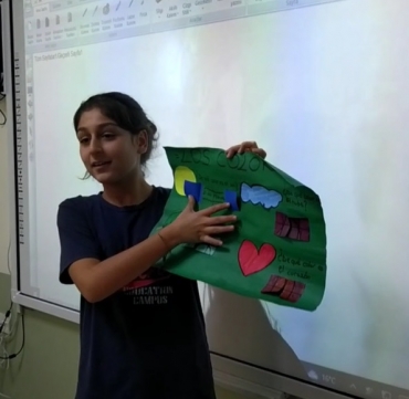 İspanyolca dersinde 6 ve 7. sınıf öğrencilerimiz hazırladıkları materyallerle konu tekrarı yaptılar.