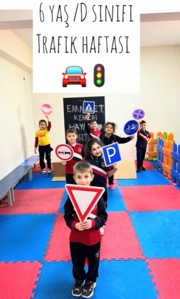 6 yaş D sınıfı öğrencileri trafik haftasında trafik oyunu oynadı.