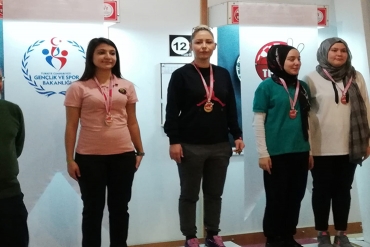 Dart Şampiyonası Türkiye 1.'si Meryem Çınar