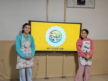 Bugün 7. sınıf öğrencilerimizle girişimcilik hayallerimizi gerçeğe dönüştürdük. Her biri 2.000.000 TL bütçe ile kendi iş planını oluşturdu, maliyet hesabı yaptı, hedef kitle belirledi ve sunum yaptı. Hayal kurmak kolay… Plan yapmak cesaret ister. Bu