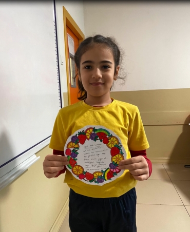 3/A sınıfı öğrencileri Yerli Malı Haftası kapsamında yerli malının ne demek olduğunu öğrendi ve bu haftayla ilgili şiirler yazdı. ???