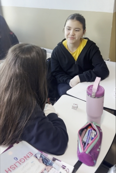 6/A students improved their speaking skills by rolling dice and practicing “At the Fair” vocabulary in a fun way ??✨