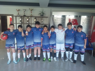 Okul sporlarında futsal yıldız takımımıza başarılar dileriz.