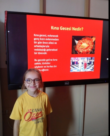 4/A sınıfı öğrencileri Sosyal Bilgiler dersi "KÜLTÜREL MİRASIM" ünitesi kapsamında milli kültür ögelerimizi araştırıp arkadaşlarına sunum yaptılar, kültürel zenginliklerimizi öğrendiler. ??