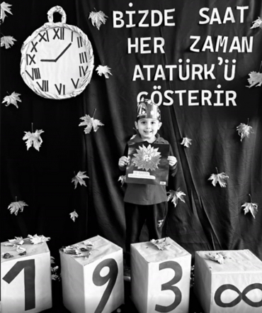 6 yaş D sınıfı öğrencilerimiz 10 Kasım Atatürk’ü anma gününün önemini öğrendi. Ulu önderimiz Mustafa Kemal Atatürk’ü daha yakından tanıdı.