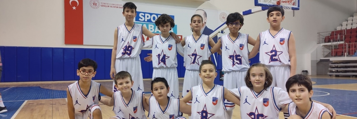 Caner Özen Koleji Küçükler Erkek Basketbol takımı Talia Yaşar Bakdur...
